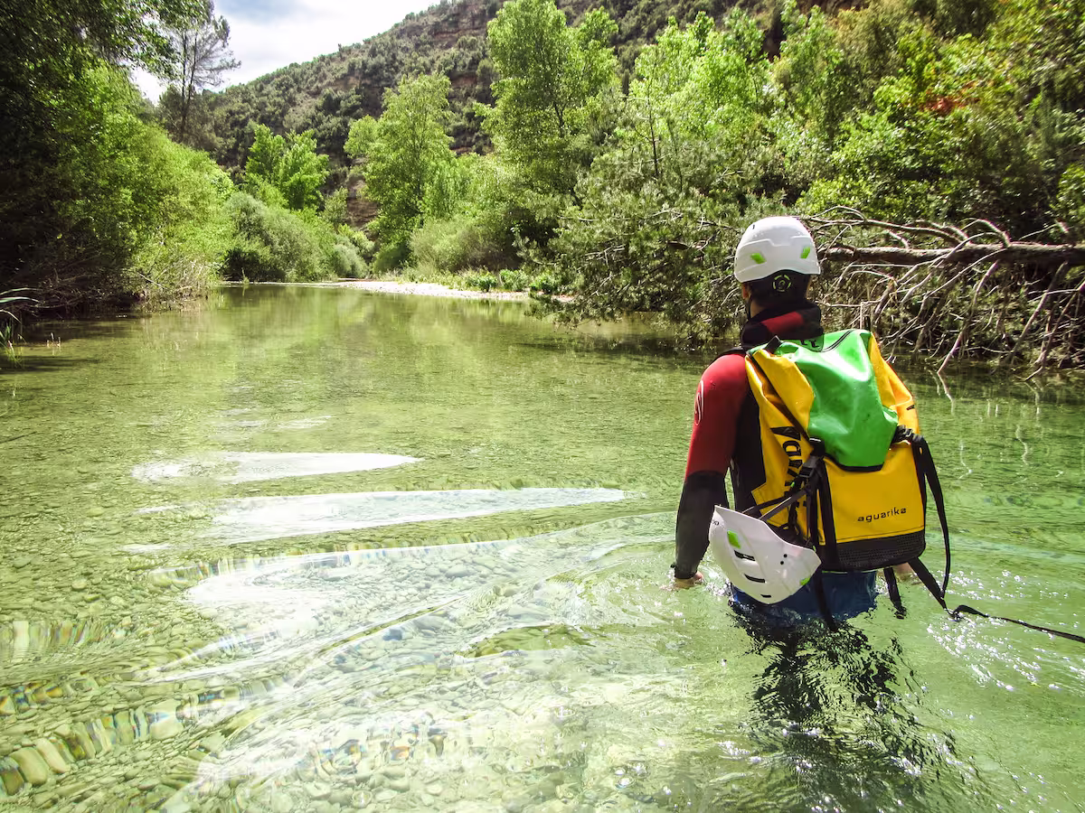 Aqua randonnée dans le canyon du Puntillo. Marche jusqu'au barrage de Bierge