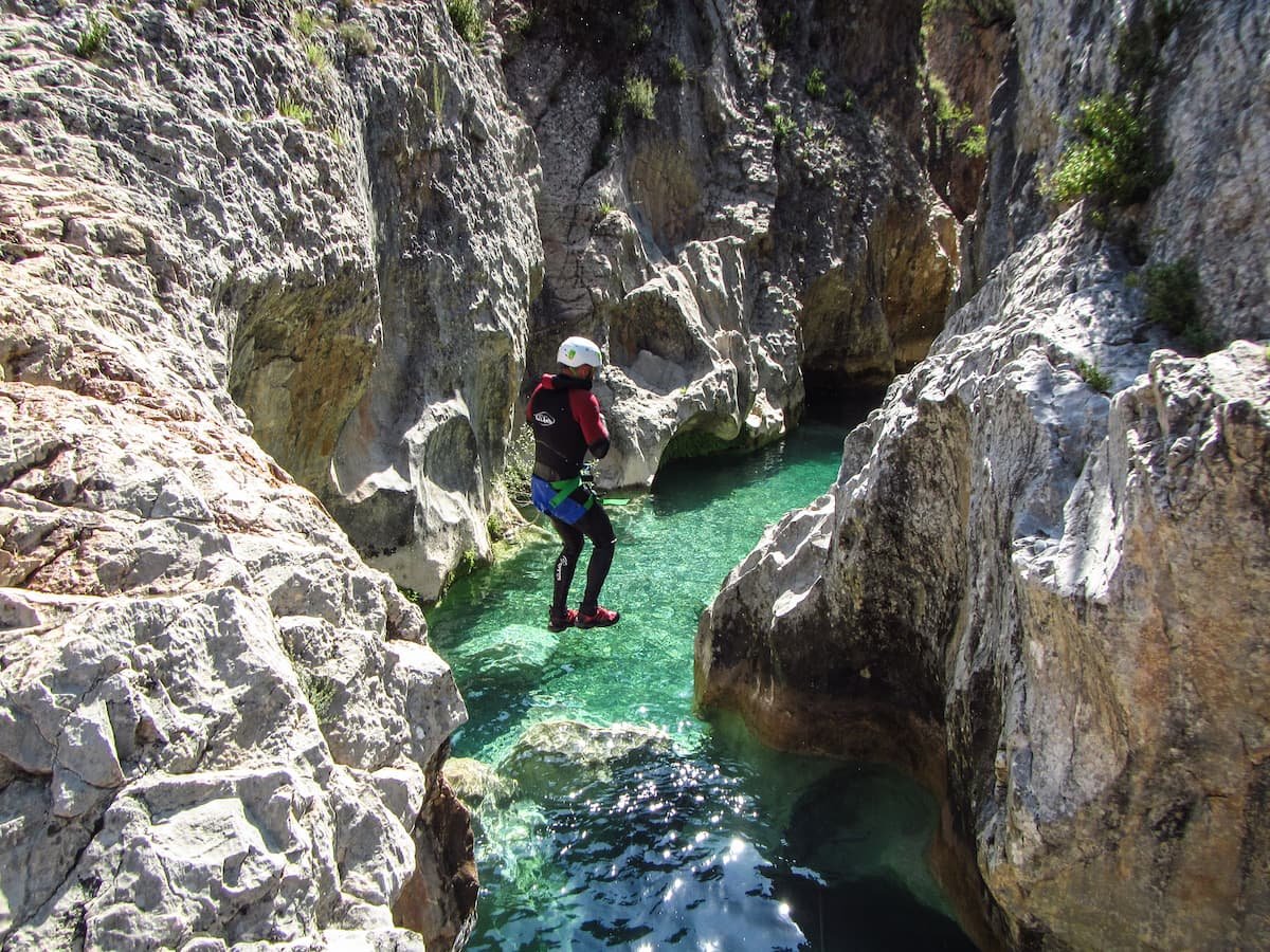 Le dernier saut de la journée avant la remontée vers les voitures