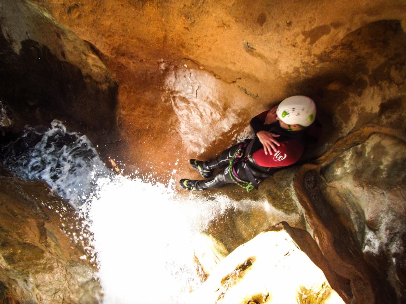 Le toboggan sec du canyon formiga en Sierra de guara