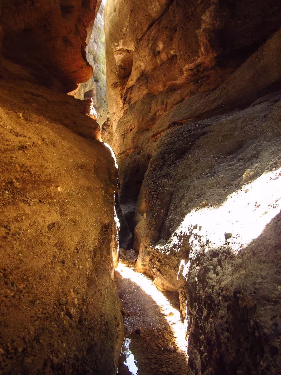 les couleurs et lumieres du canyon de palomeras de fornocal en sierra de guara