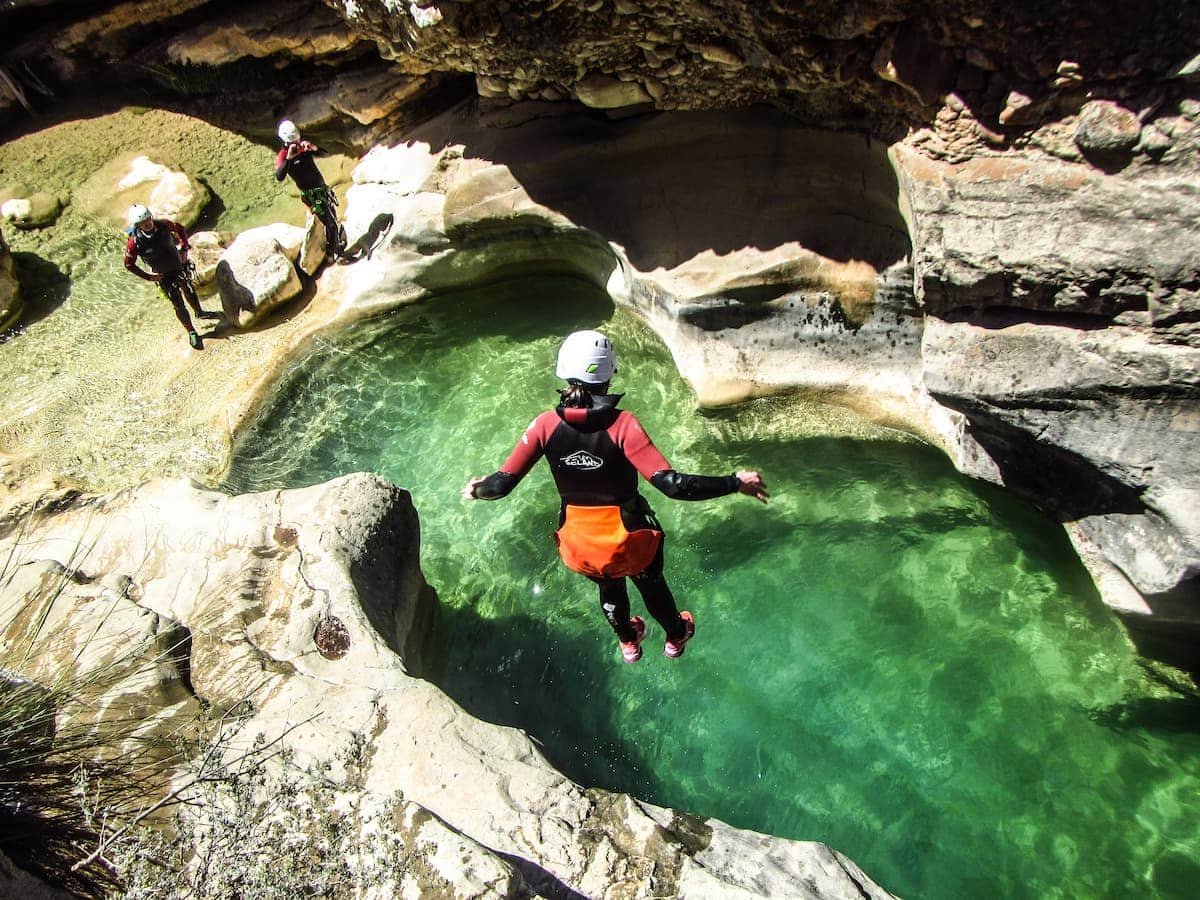 Saut dans les oscuros de balces