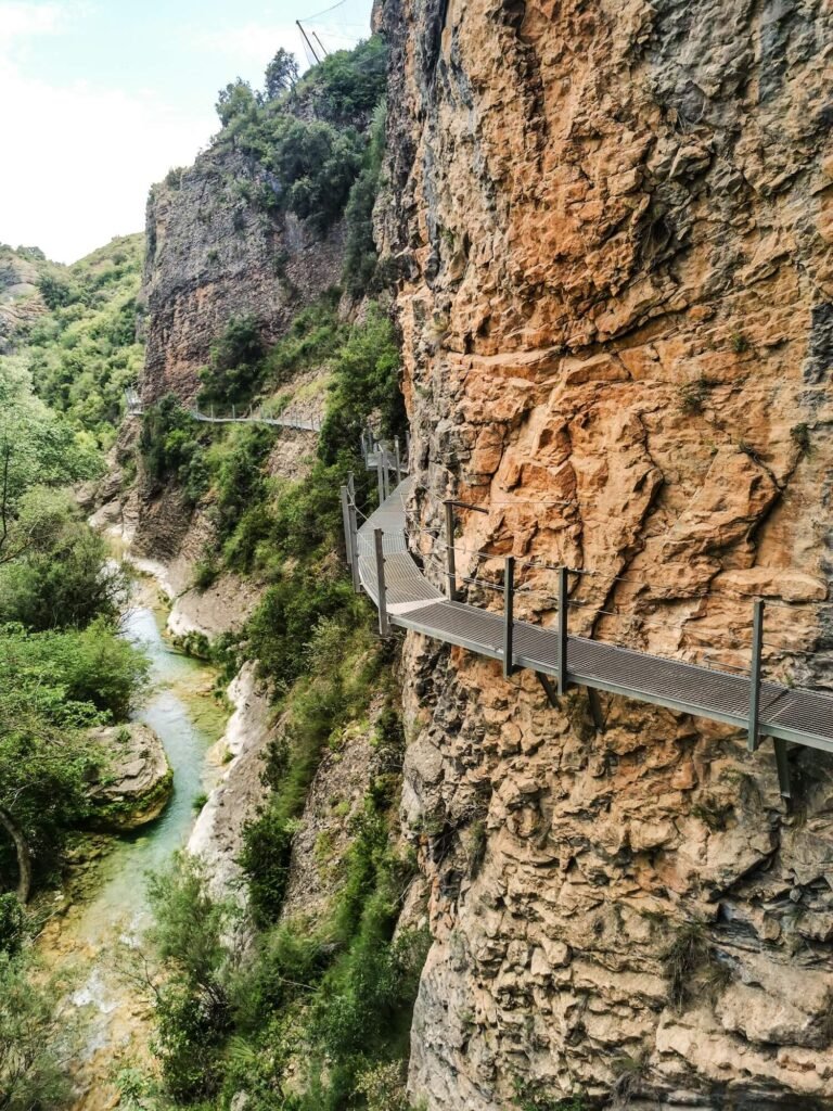 Le deuxieme troncon des passerelles d'alquezar avec le rio vero